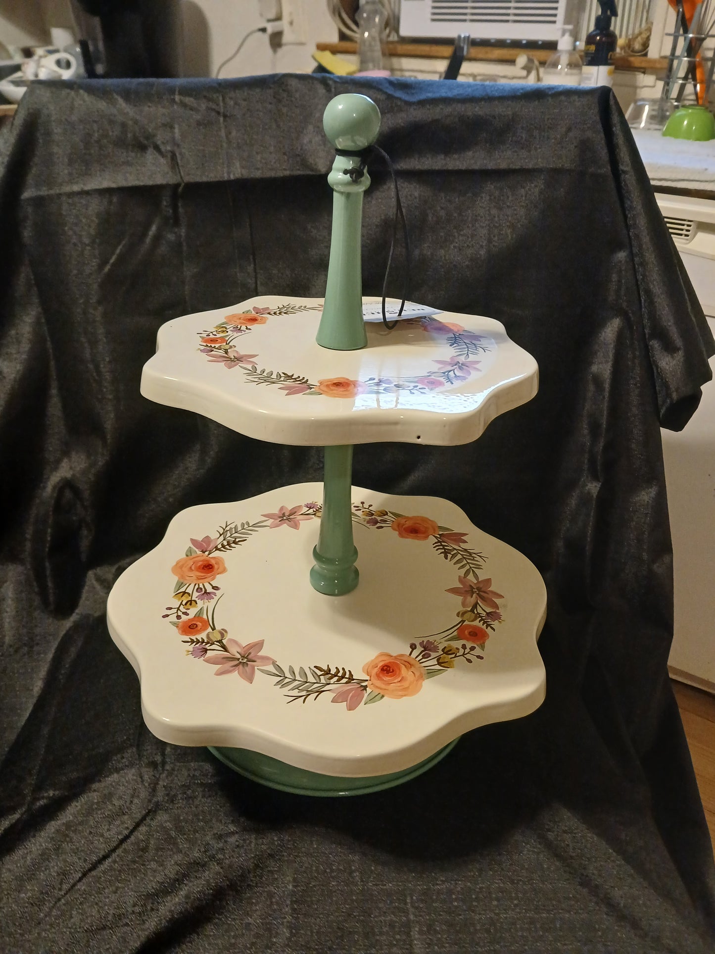Floral 2-Tier Cake Stand